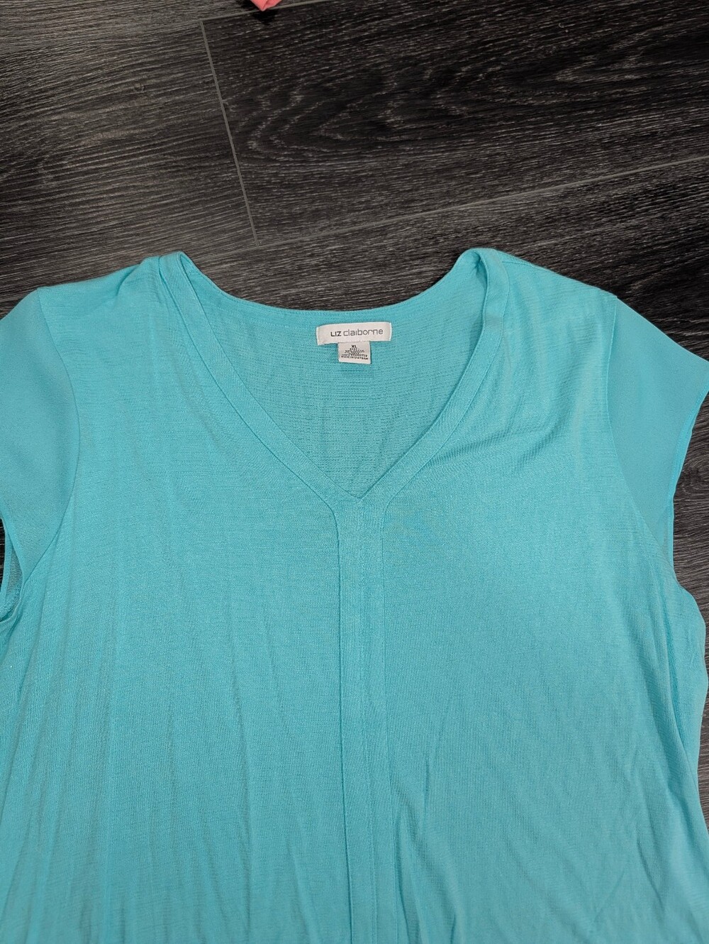 Liz Claiborne Aqua V-Neck Short Sleeve Top - Picture 10 of 11